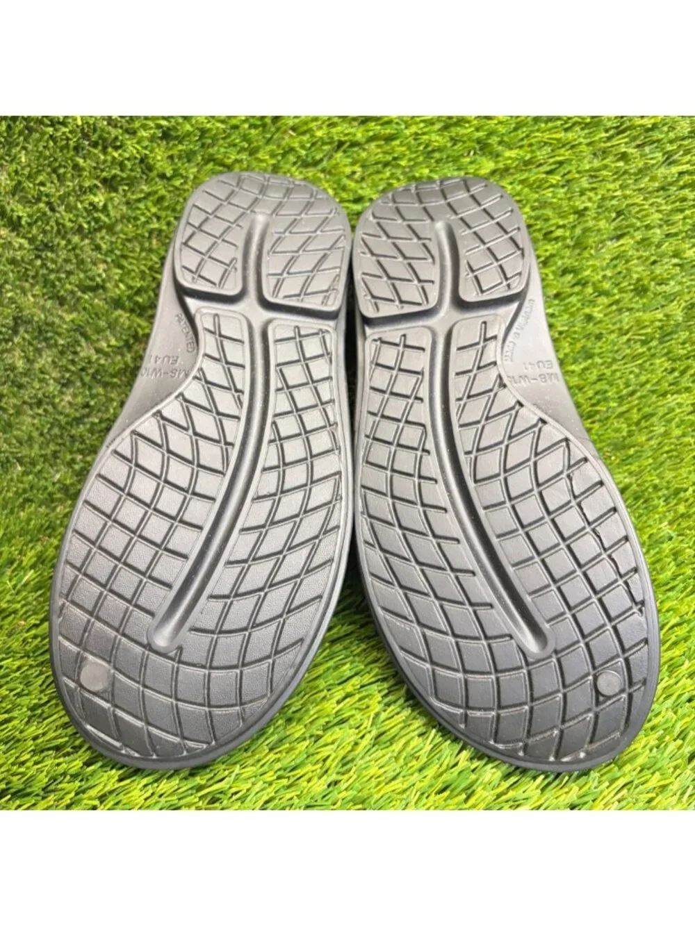 OOFOS OOcloog Clog Mens Size 8 Black Beach Outdoor Slip On Recovery Sandals